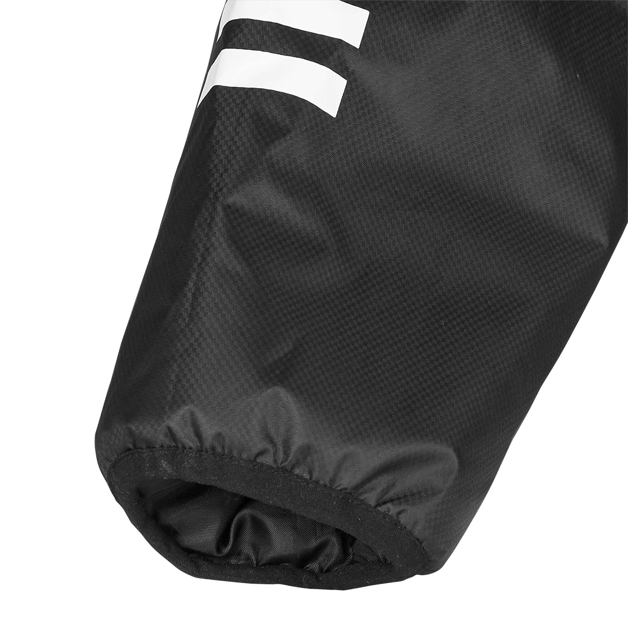 Nærbillede af sort Functional jacket Monaco v24 manchet med hvide striber, Match & Training wear
