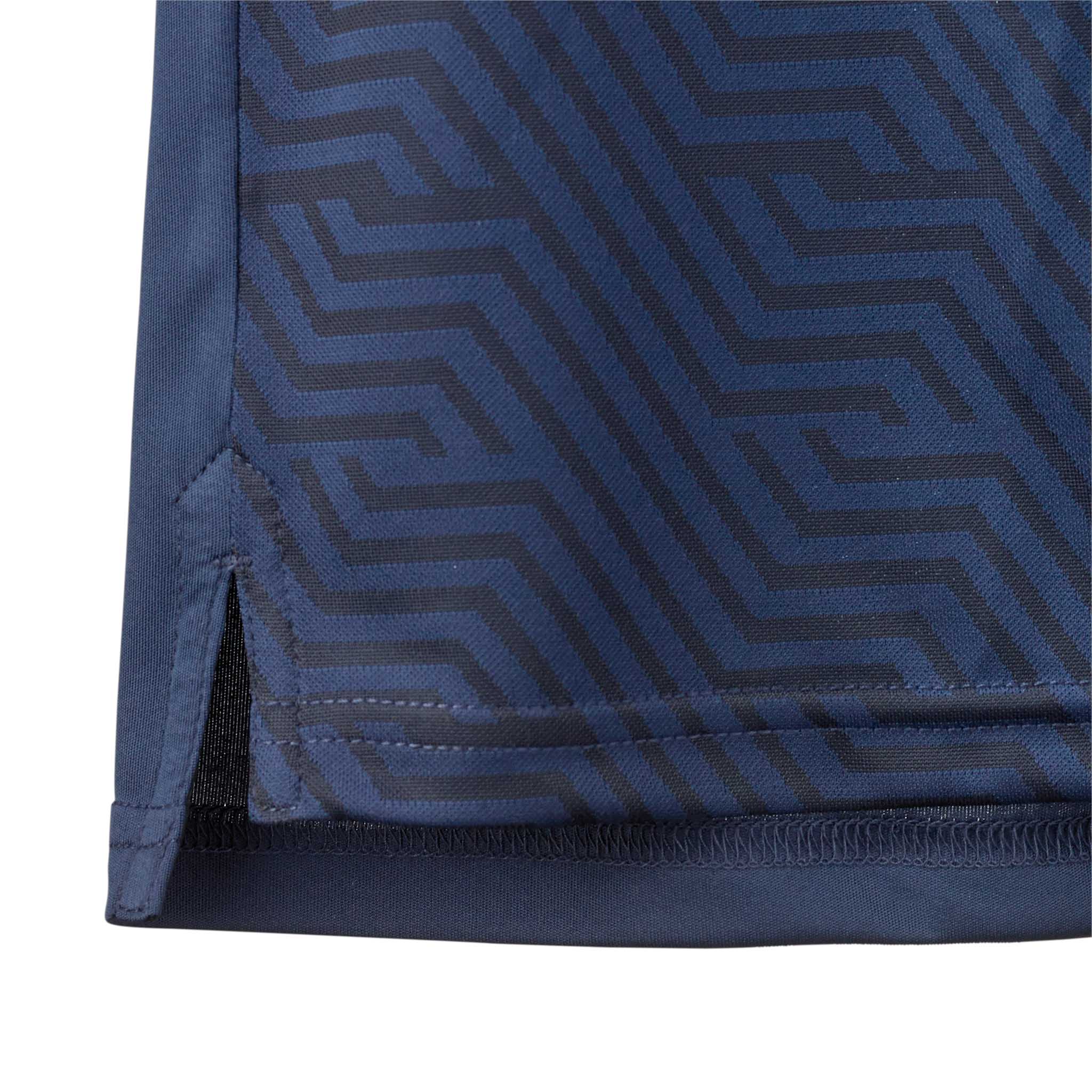 Nærbillede af Player shirt S/S Monaco v24, marineblåt fodbold Match & Training wear med geometrisk mønster og sidesøm