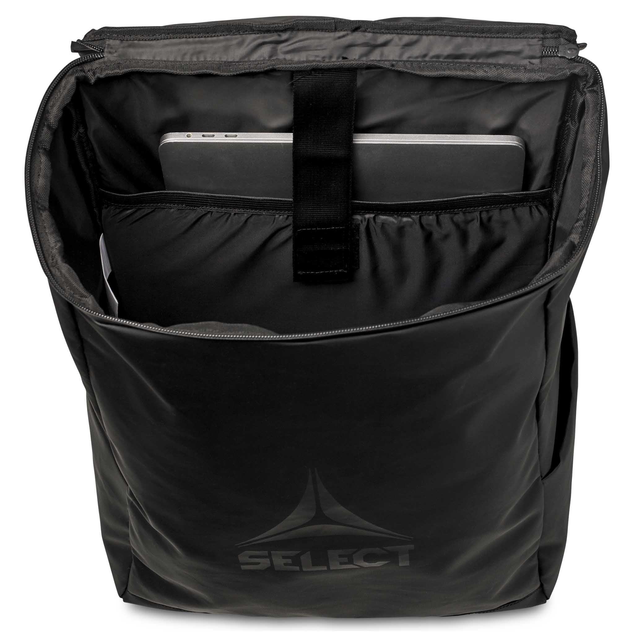 Sort Backpack all-weather v25 sportstaske, set forfra, åben med laptop-rum.