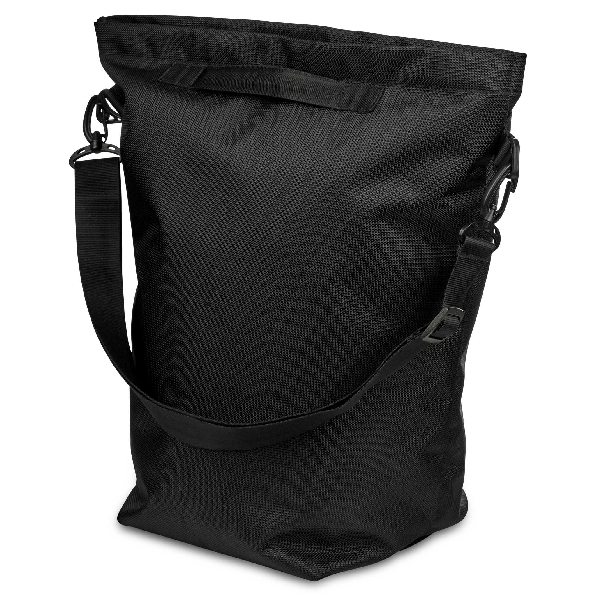 Sort Crossbody v25 sportstaske, set fra bagsiden, med justerbar skulderrem og tophåndtag.