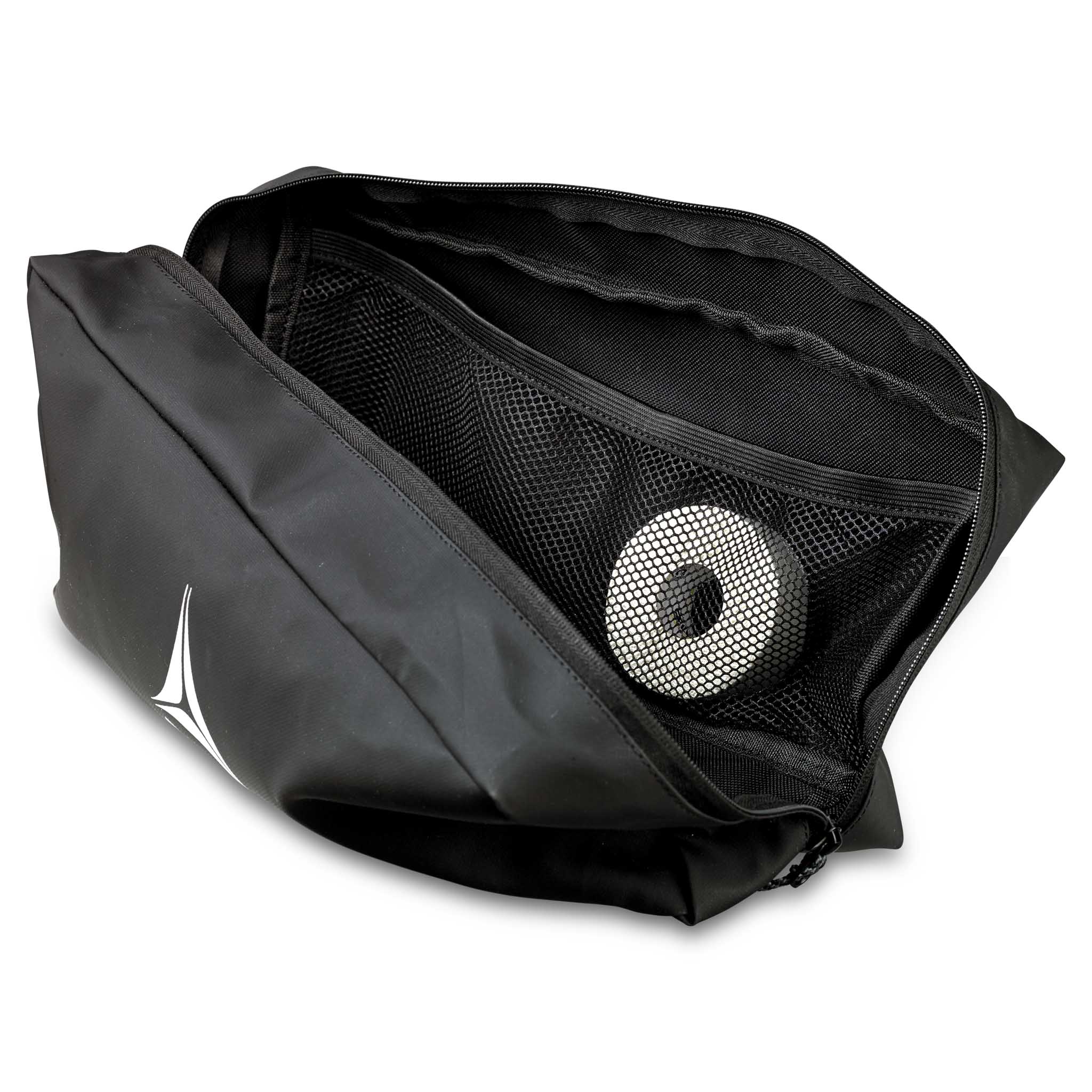 Closeup af sort Glovebag v25 sportstaske med meshlomme, ventilationsdetalje og lynlås.