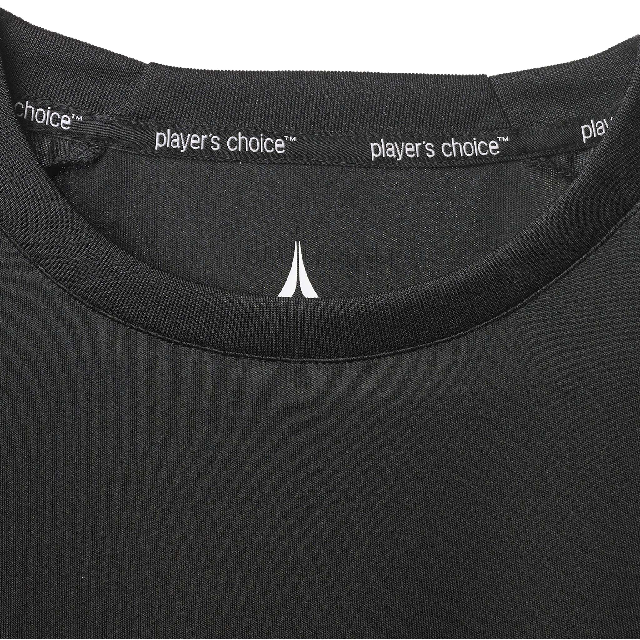Nærbillede af sort Player shirt L/S Spain v25, Match & Training wear, hvidt logo og 'player's choice' halsdetalje