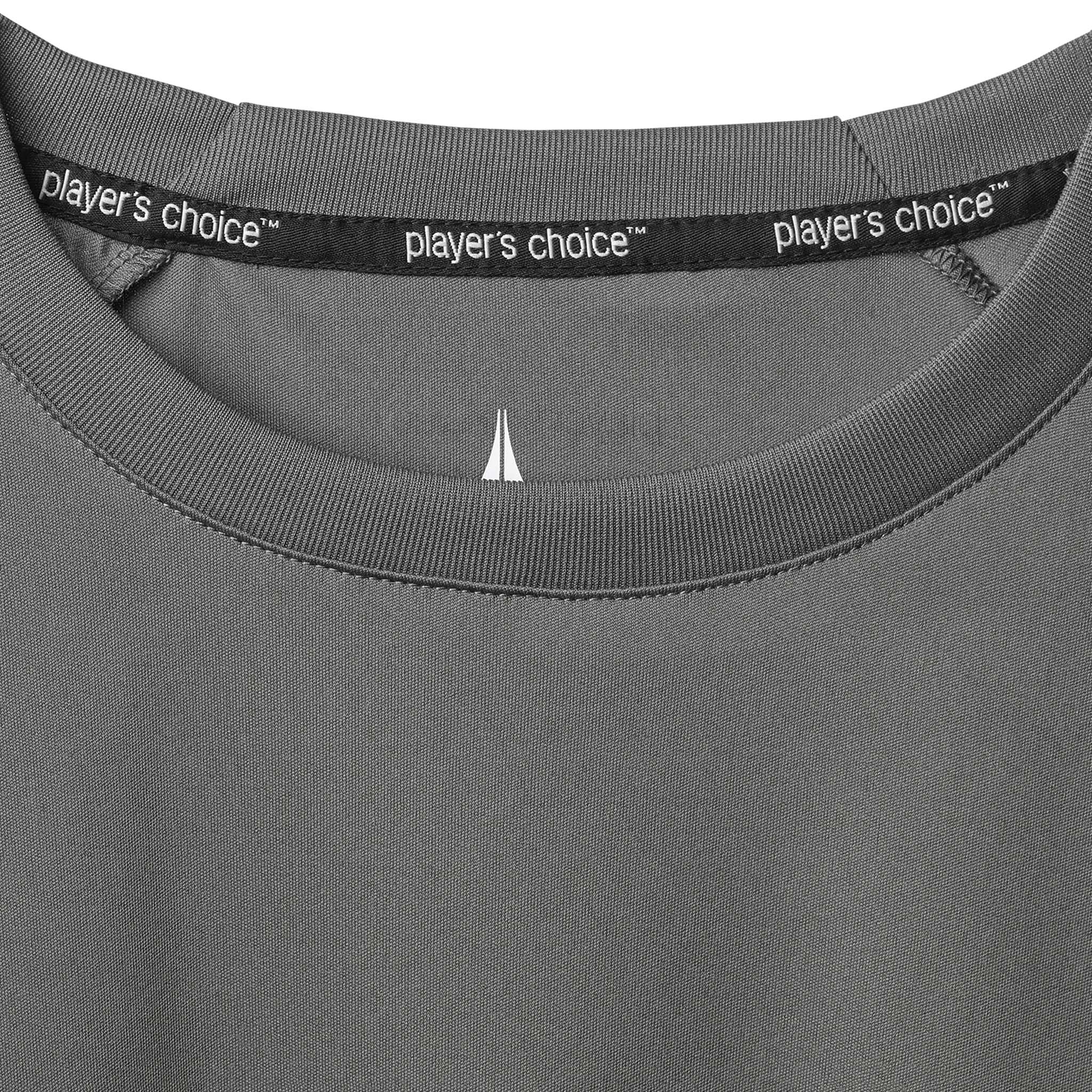 Nærbillede af grå Player shirt L/S Spain v25, Match & Training wear, viser halsudskæring med sort 'player's choice'-bånd
