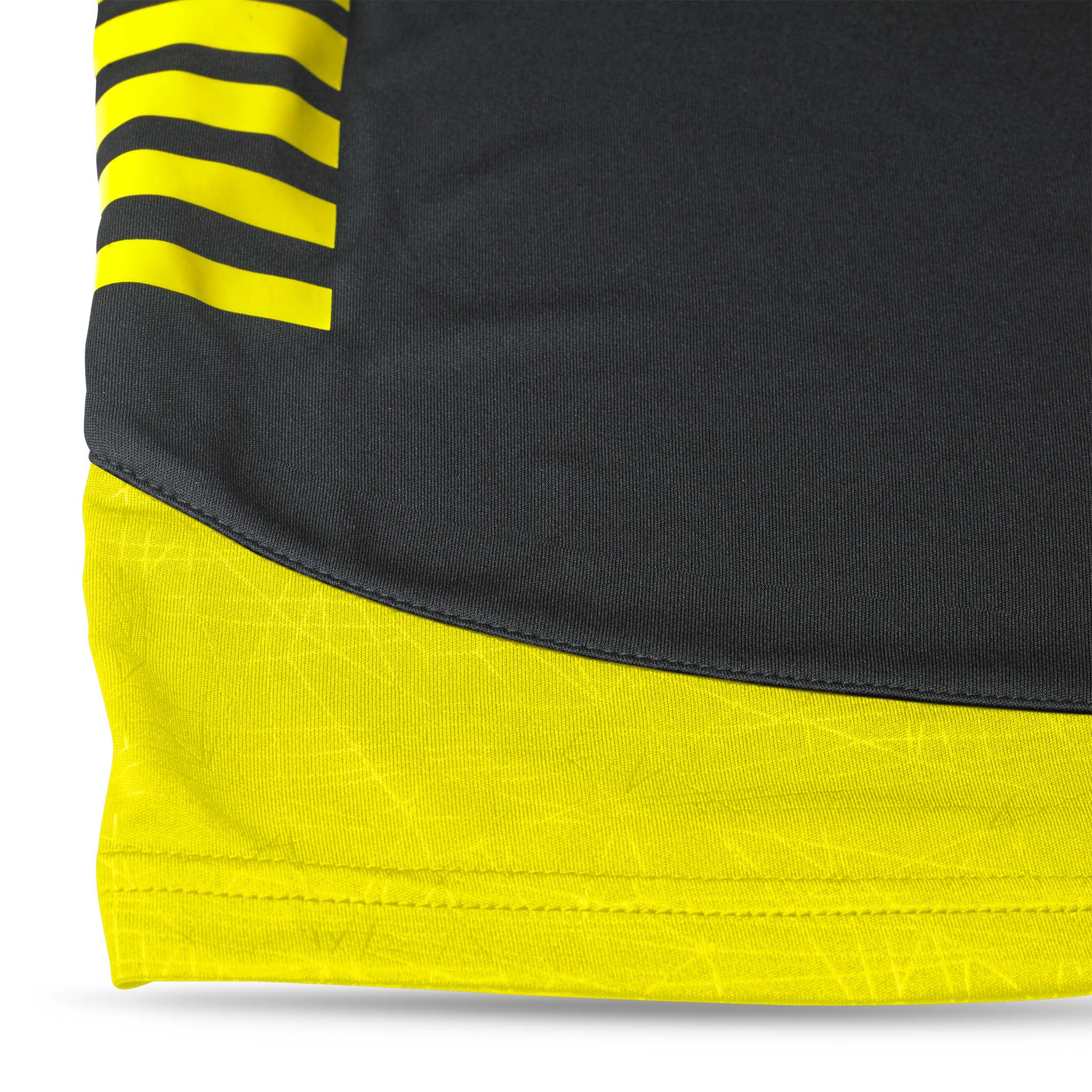 Nærbillede af Player shorts Spain v25, Match & Training wear, sort med gule striber og struktureret panel.
