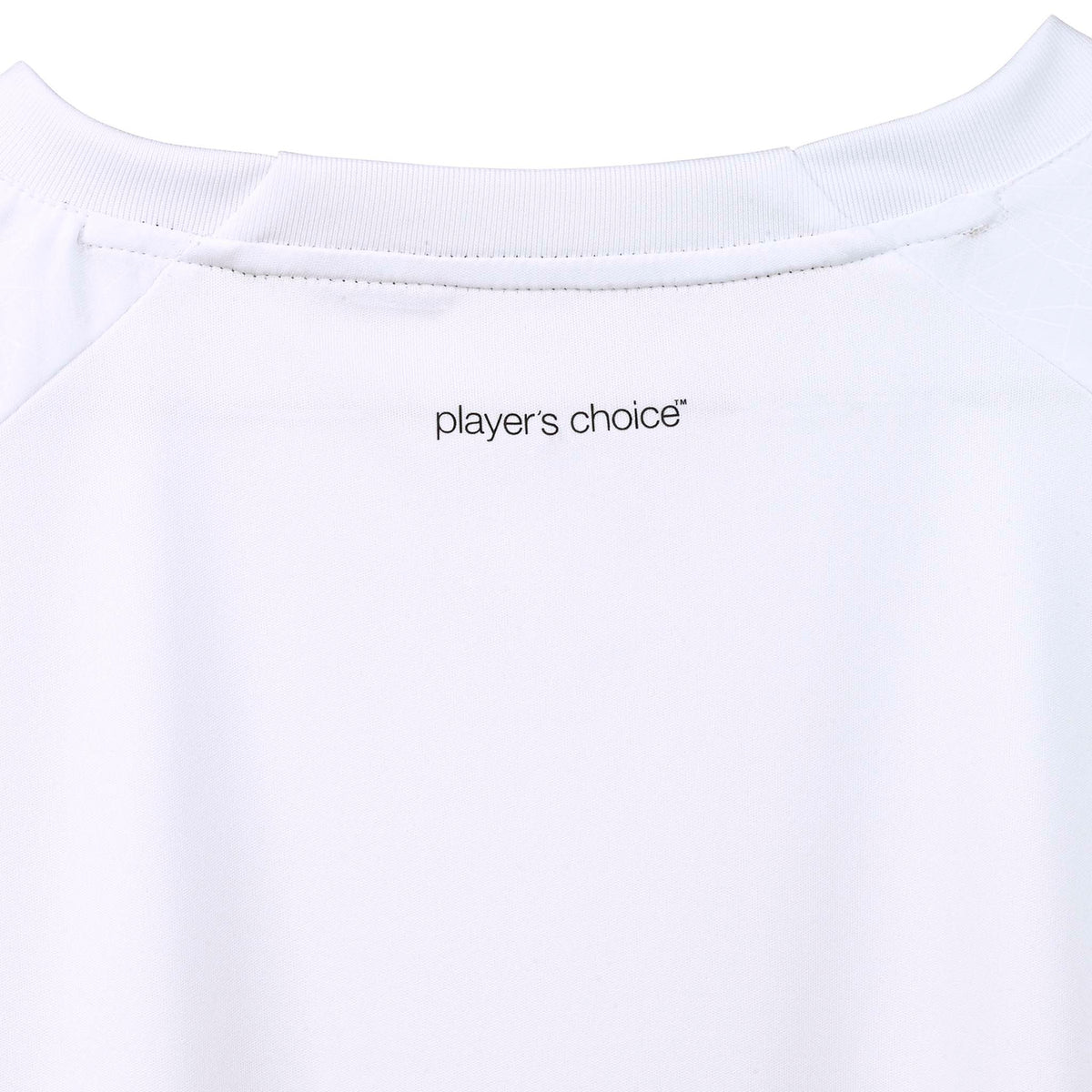 Nærbillede af hvid Player shirt S/S Spain woman v25 fodbold Match & Training wear med logotryk