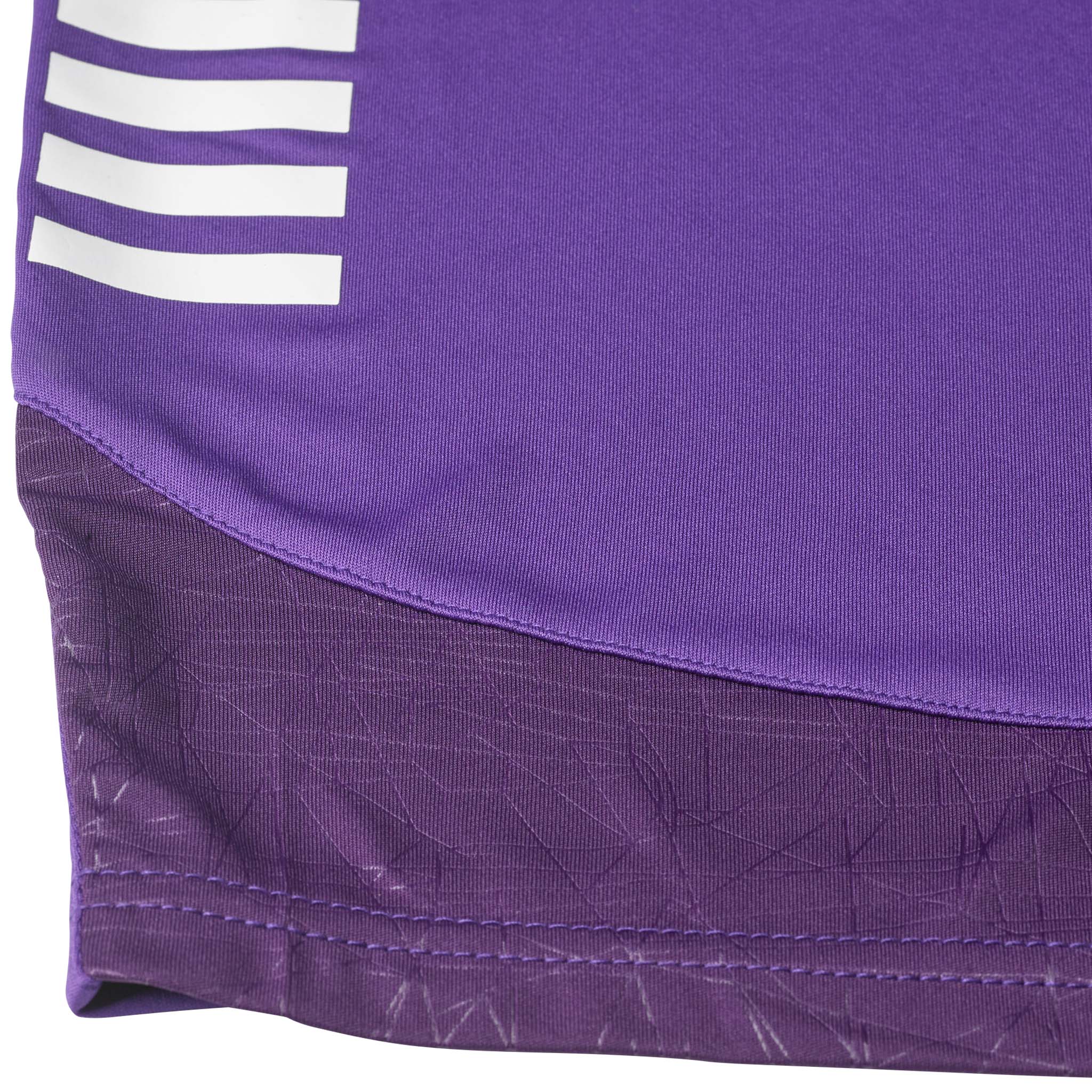 Nærbillede af Player shorts Spain woman v25, Match & Training wear, lilla med hvide striber og mønstret fodbolddetalje