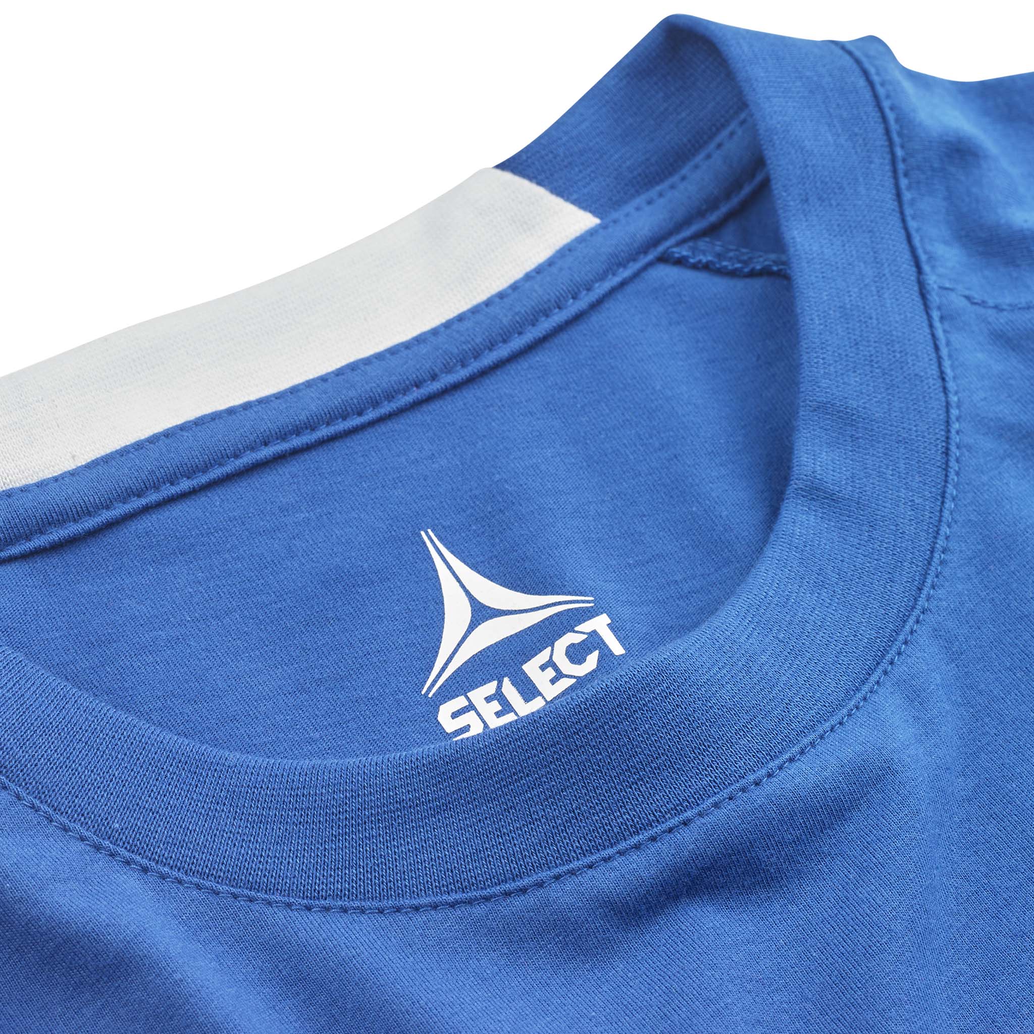 Nærbillede af blå T-Shirt Oxford v25 fritidstøj, der viser rund hals med hvidt Select-logo.