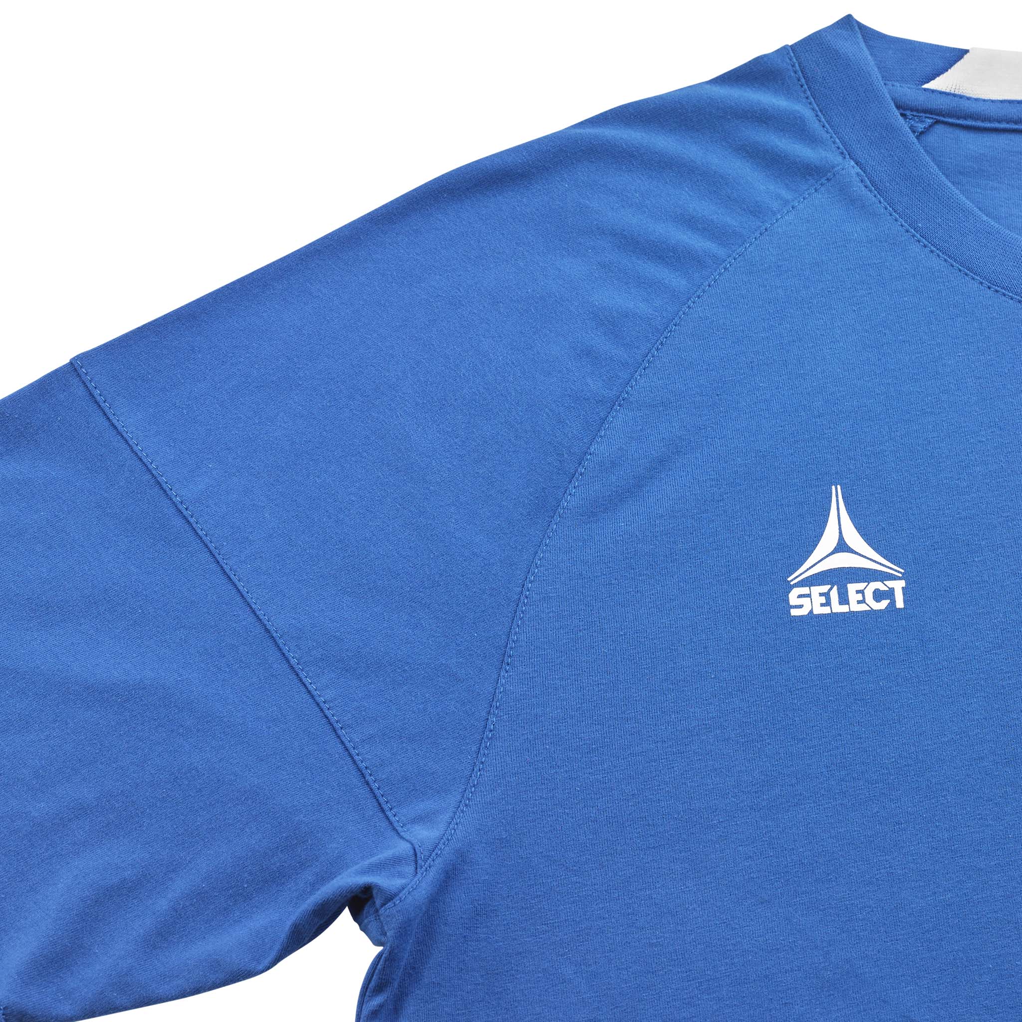 Nærbillede af blå T-Shirt Oxford v25 fritidstøj med hvidt Select-logo og kortærmet detalje.