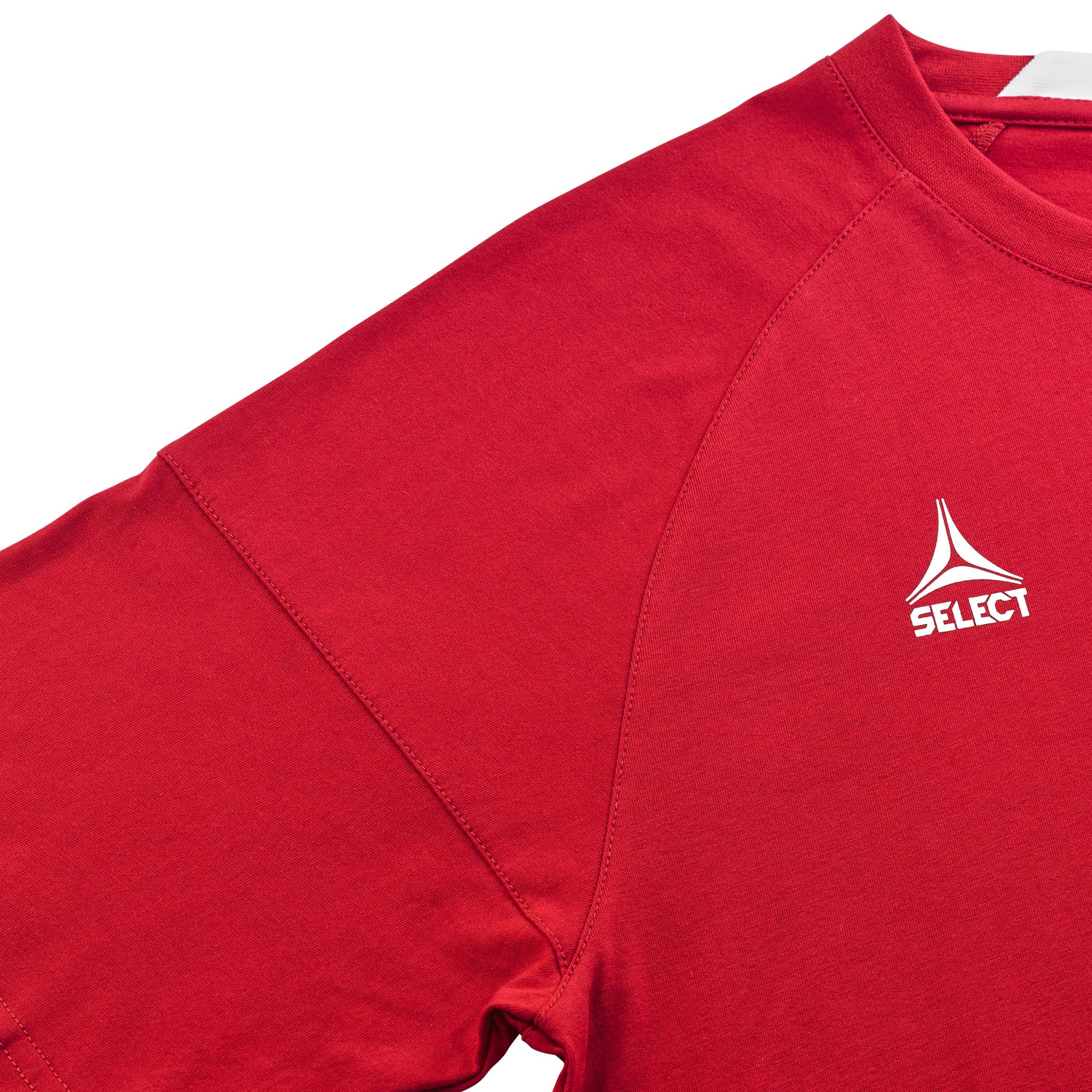 Nærbillede af rød T-Shirt Oxford v25 fritidstøj, der viser stof og hvidt Select-logo på brystet.