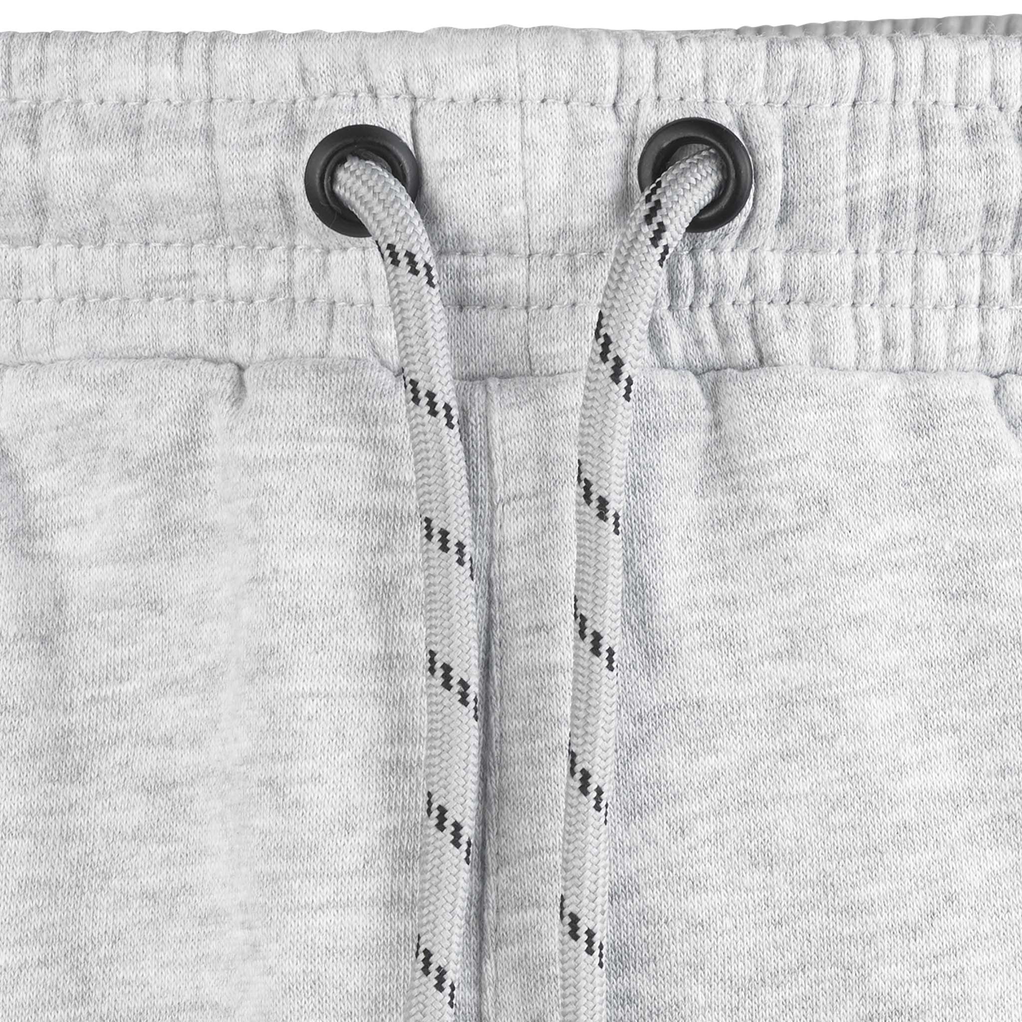 Nærbillede af grå Sweat pants Oxford v25 fritidstøj med snore og snørehuller ved linningen.