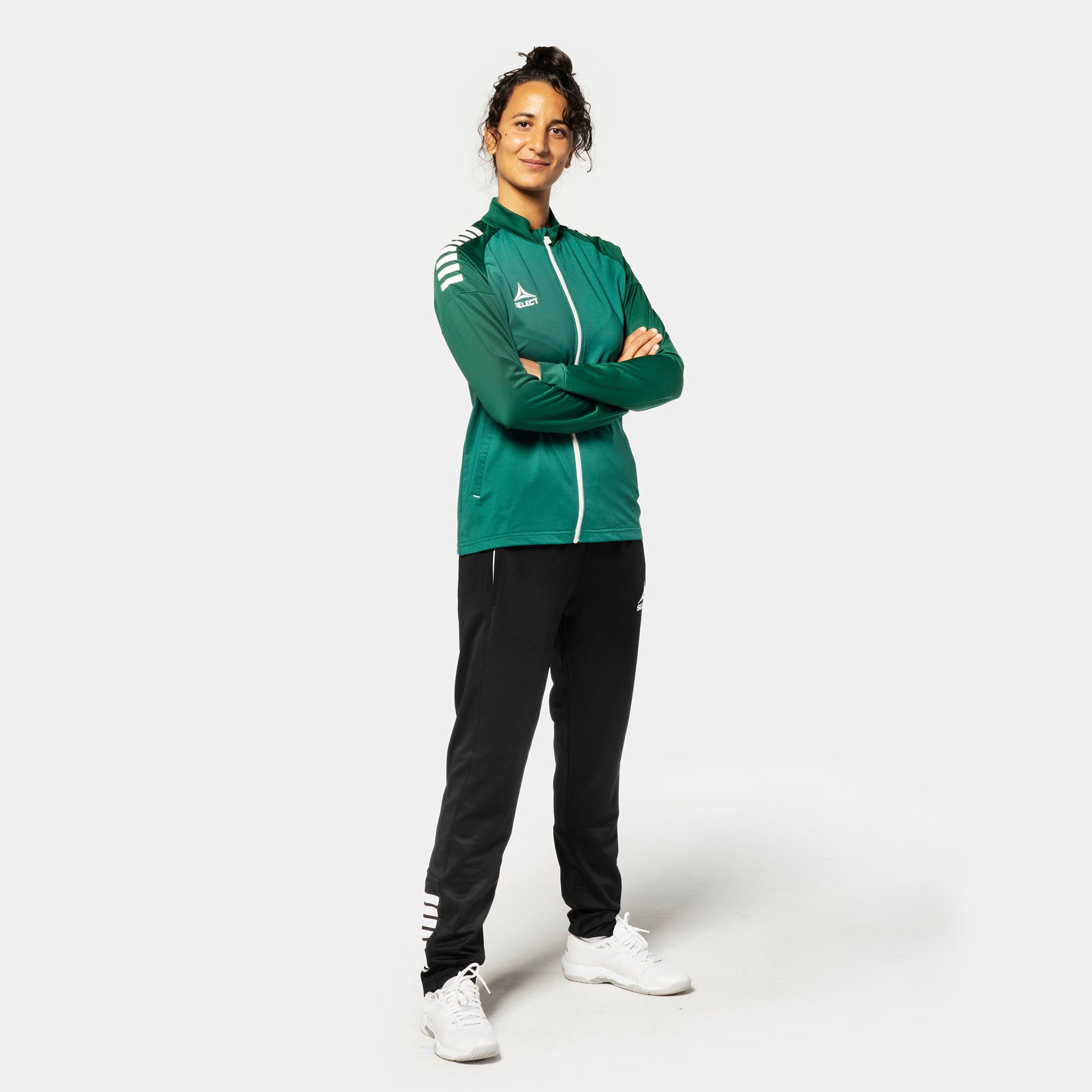 Grøn og hvid Training zip jacket Spain woman v25, Match & Training wear, båret af en kvindelig fodboldspiller