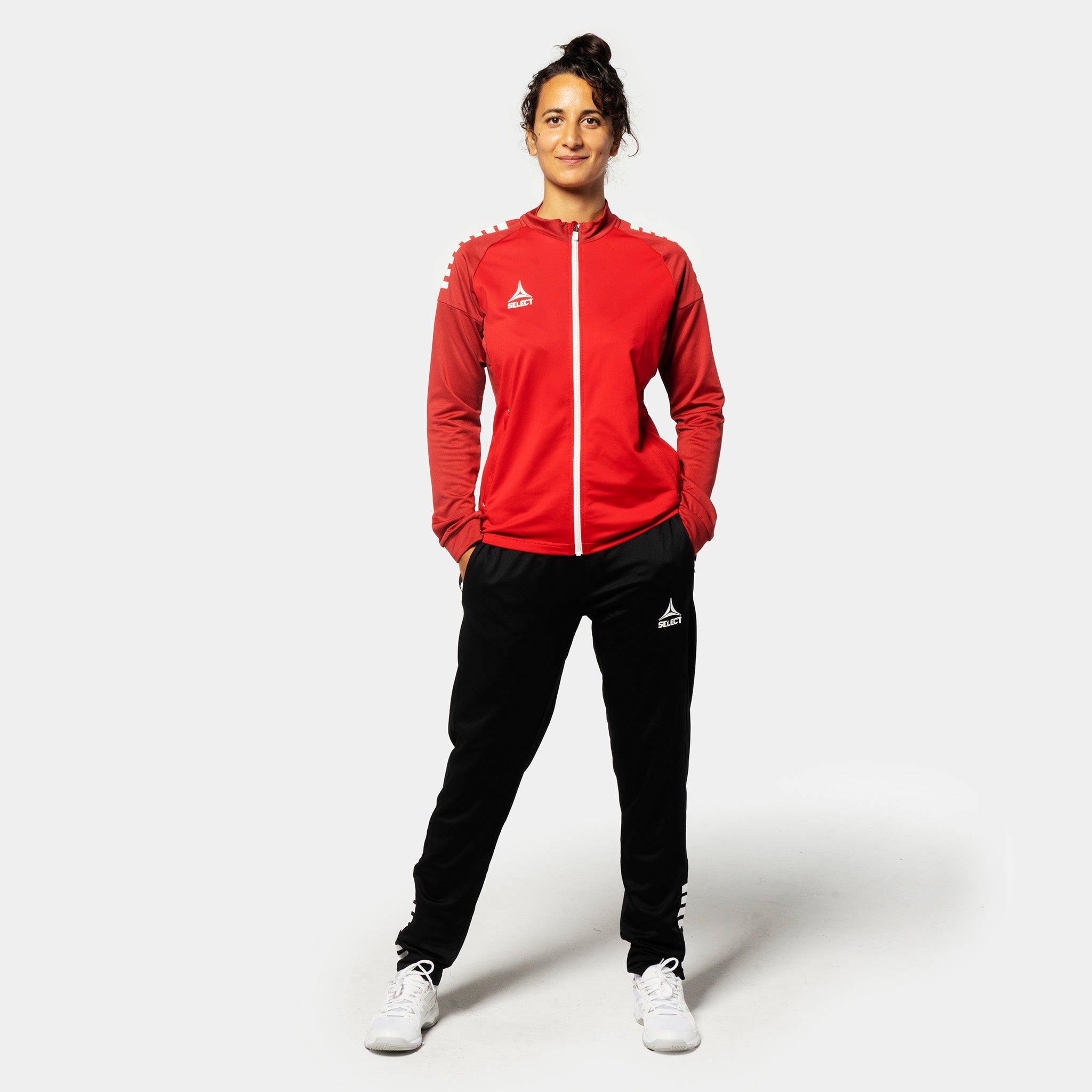 Kvindelig fodboldspiller i rød-hvid Training zip jacket Spain woman v25, Match & Training wear, set forfra