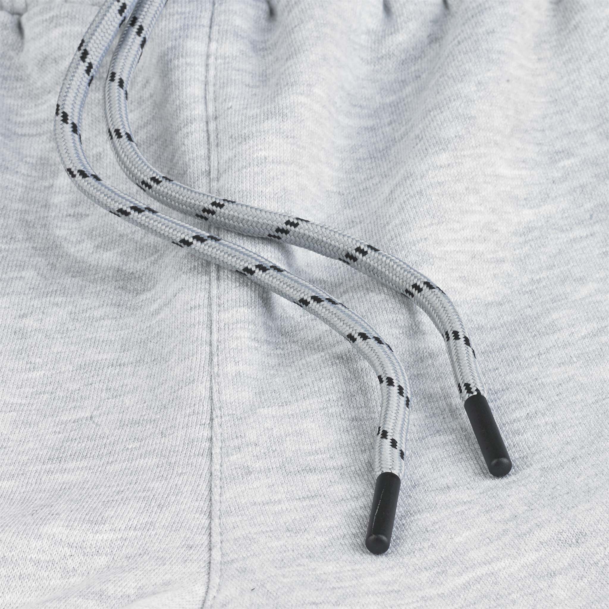 Closeup af grå Sweat shorts Oxford women v25 fritidstøj med snor og sorte spidser.