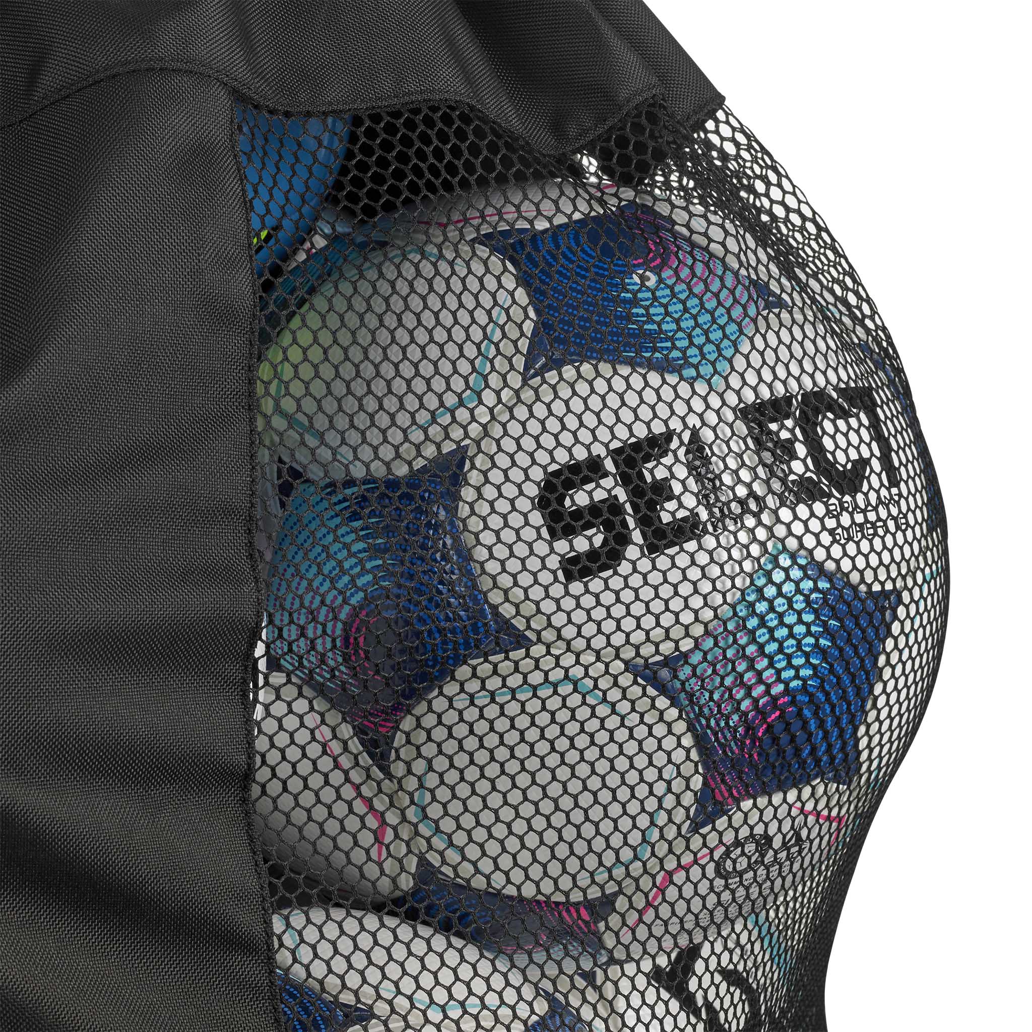 Nærbillede af sort net Football bag Select 10-12 balls v26, sportstaske med blå og hvide fodbolde.