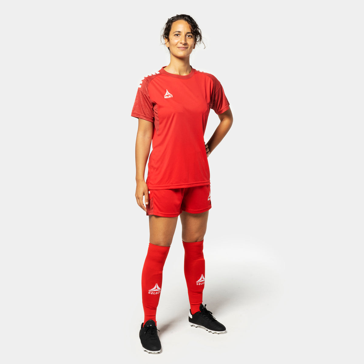 Kvindelig fodboldspiller i rød Player shirt S/S & shorts Spain woman v25, Match & Training wear, set forfra